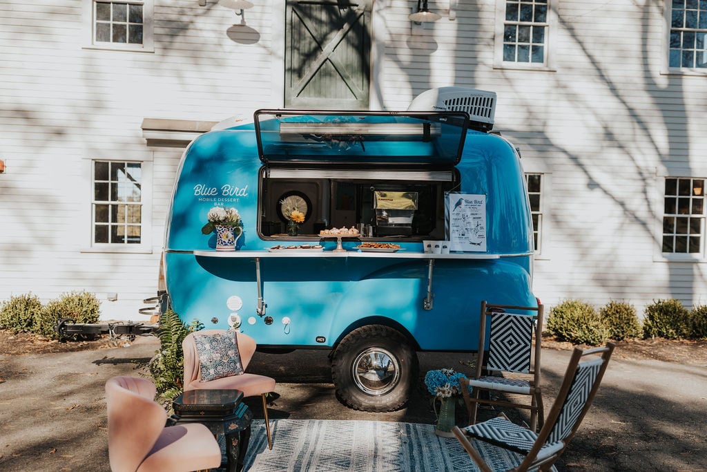 The retro blue camper and lounge