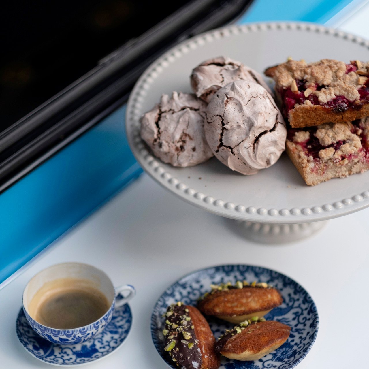 desserts-on-bar